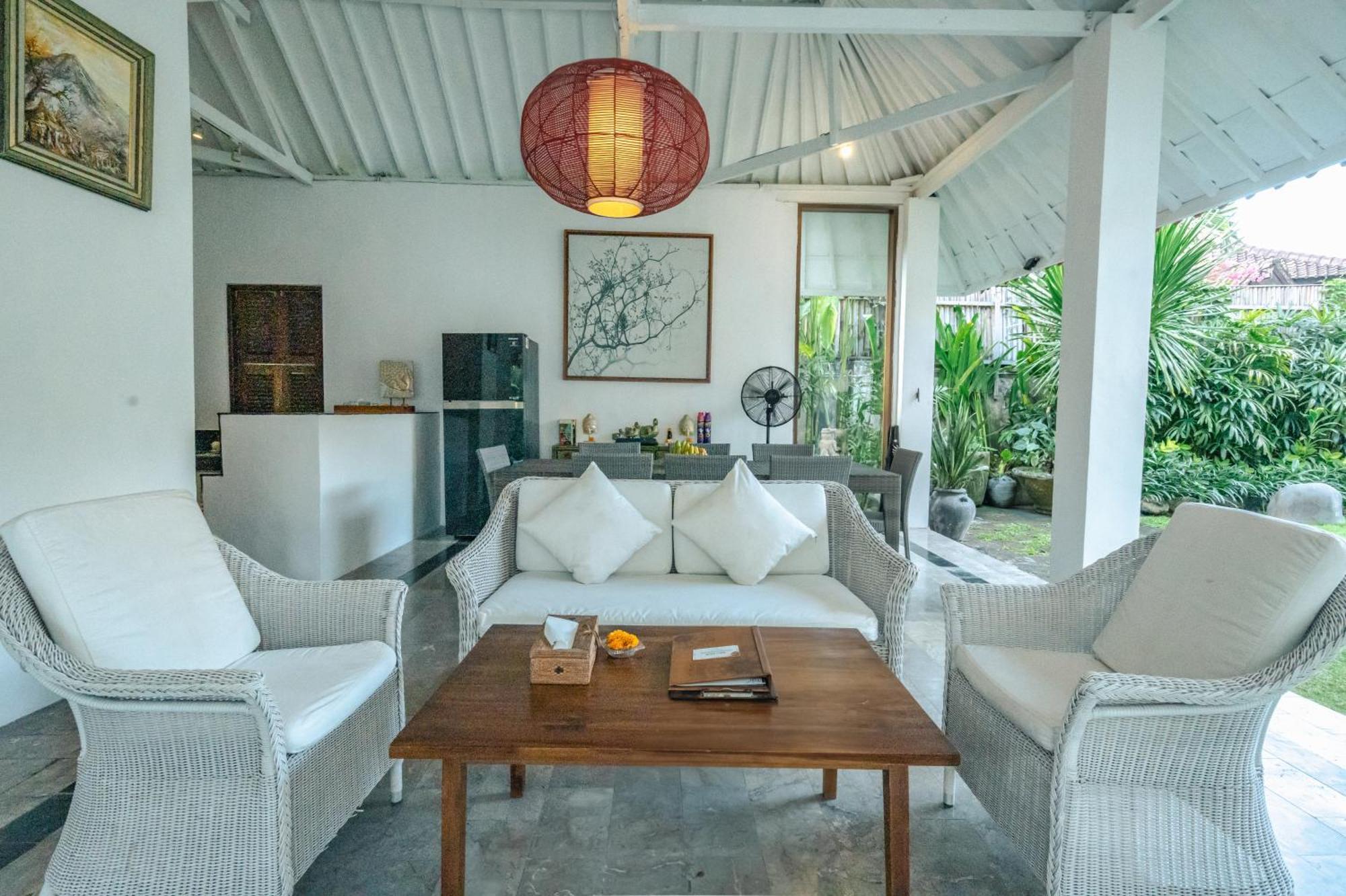 Villa Etnik Seminyak Exterior foto