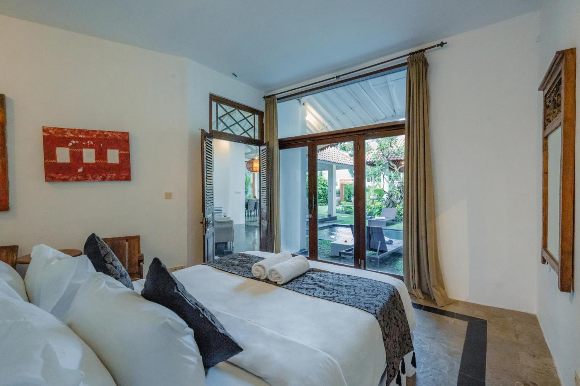 Villa Etnik Seminyak Exterior foto