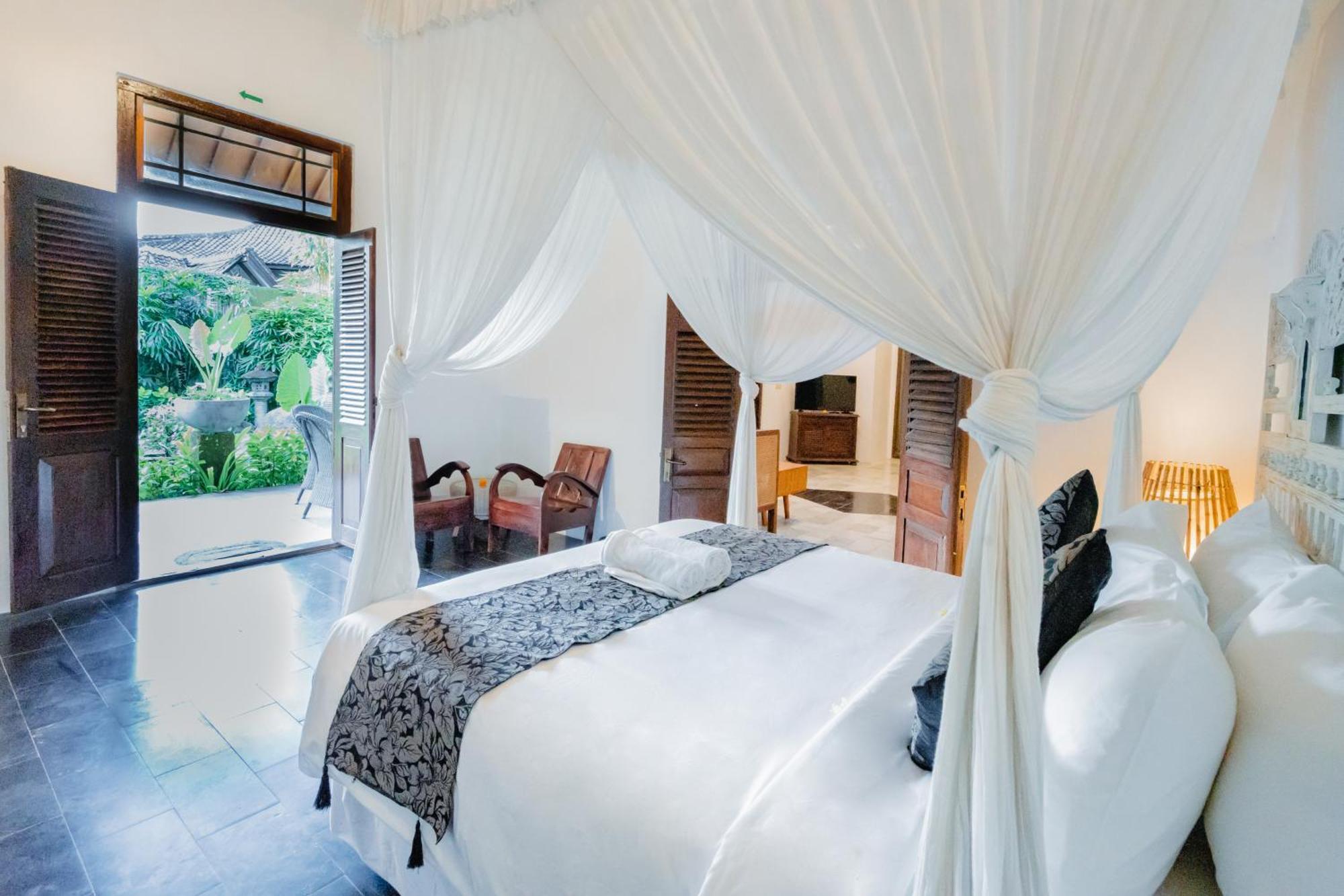 Villa Etnik Seminyak Exterior foto